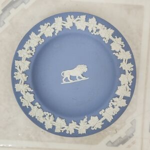 Wedgwood Lion Blue and White Decorative Plate